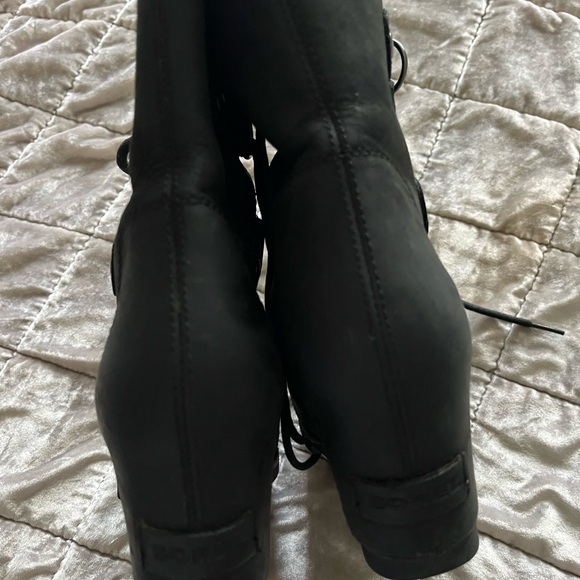 sorel boots - Picture 4 of 7